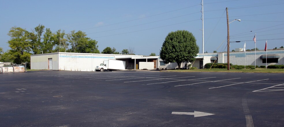 More Photos Of 110-114 Taylor Industrial Blvd, Hendersonville Manufacturing For Lease