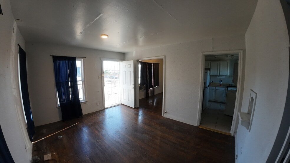 More Photos Of 401 Natalen Ave, San Antonio Multifamily For Sale