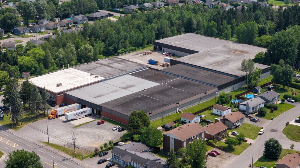 Primary Photo Of 2945 Boul Lemire, Drummondville Manufacturing For Sale