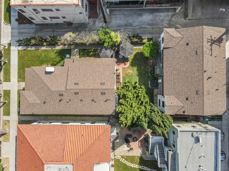 More Photos Of 209 Mira Mar Ave, Long Beach Multifamily For Sale