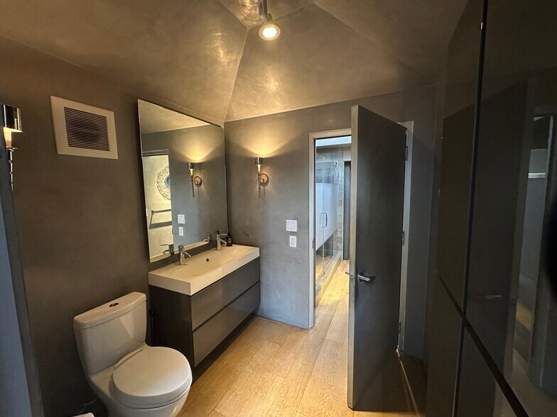 More Photos Of 30 Sheridan St, San Francisco Office For Sale