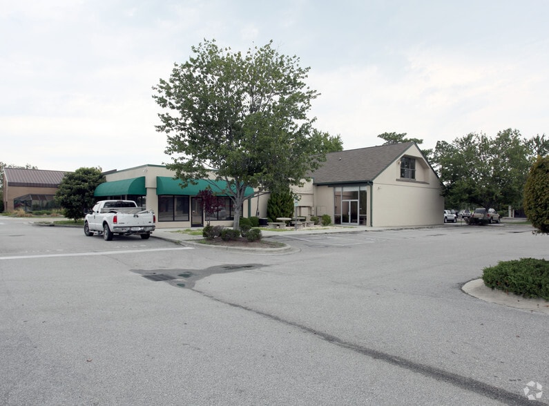 Primary Photo Of 2547 S 17th St, Wilmington Unknown For Lease