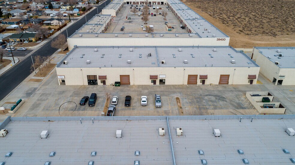 More Photos Of 39360 3rd St E, Palmdale Warehouse For Lease