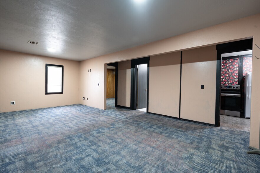 More Photos Of 3501 N Rockwell Ave, Bethany Office For Sale