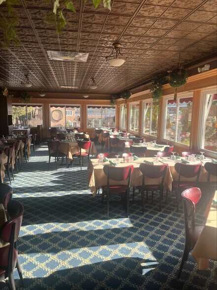 More Photos Of 429 Canada St, Lake George Restaurant For Sale