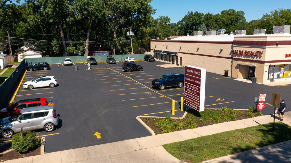 More Photos Of 838-848 Dodge Ave, Evanston Storefront For Lease