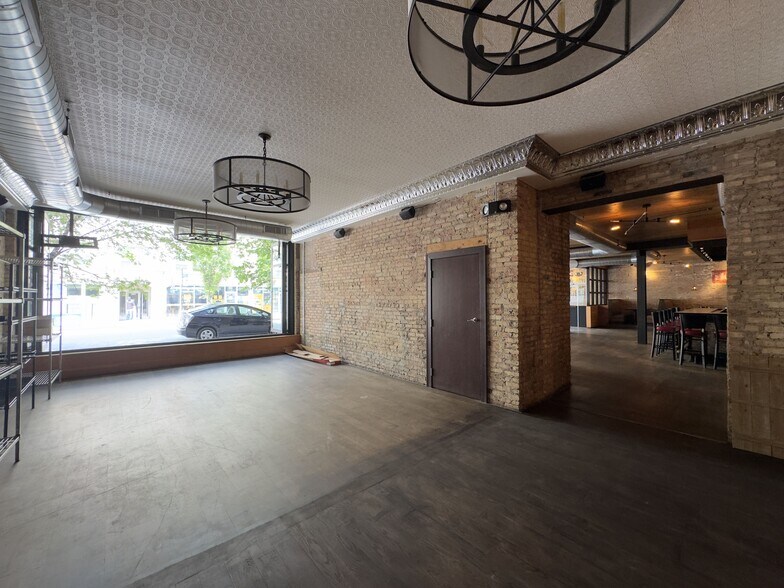 More Photos Of 3211-3215 N Sheffield Ave, Chicago Apartments For Lease