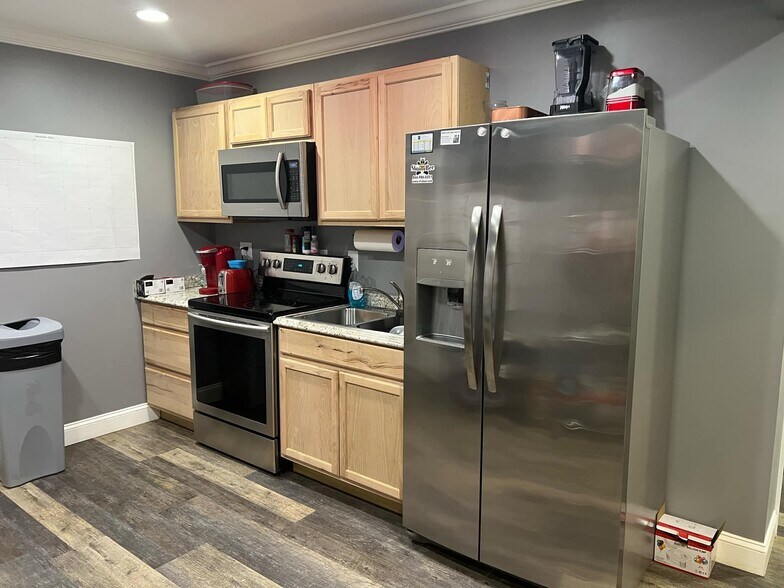 More Photos Of 1828 Braly Ln, Pulaski Light Distribution For Sale