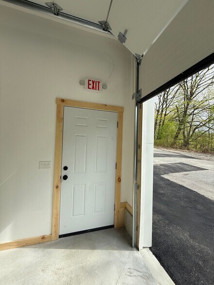 More Photos Of 9 Hutchins St, Auburn Light Distribution For Sale