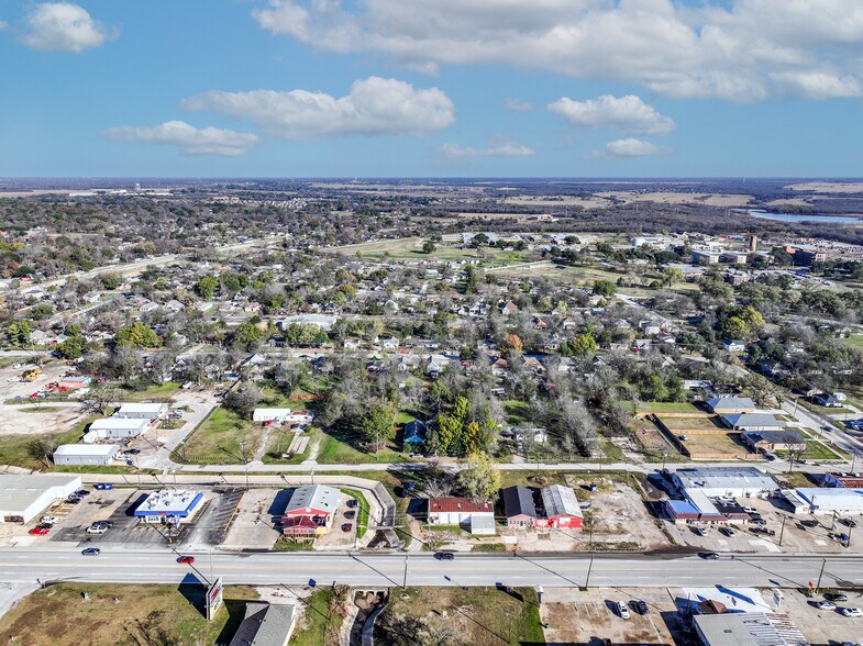 More Photos Of 705 E Moore Ave, Terrell Restaurant For Sale