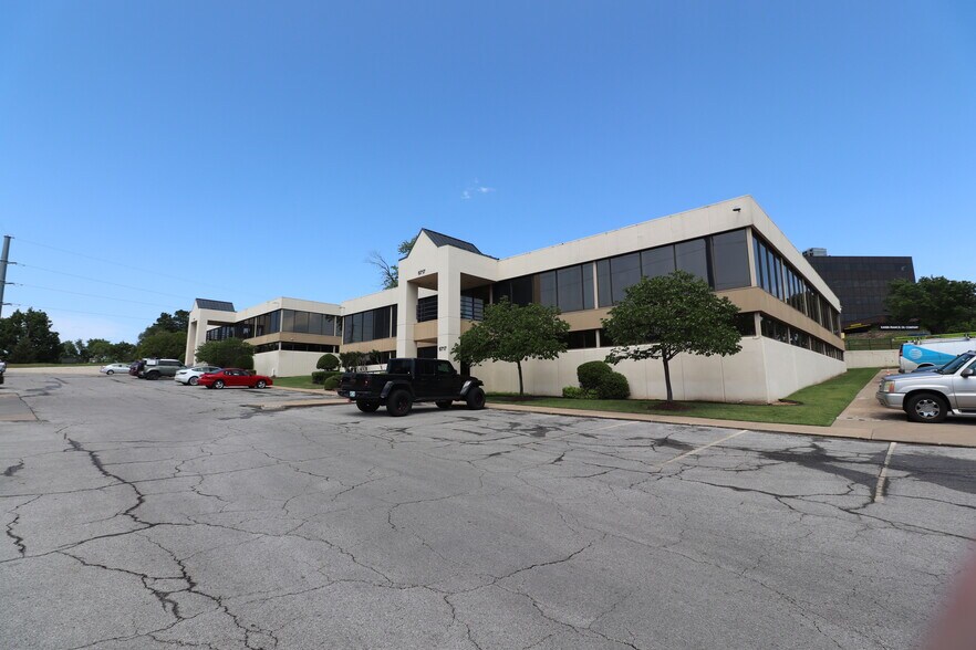 Primary Photo Of 6711 S Yale Ave, Tulsa Unknown For Lease