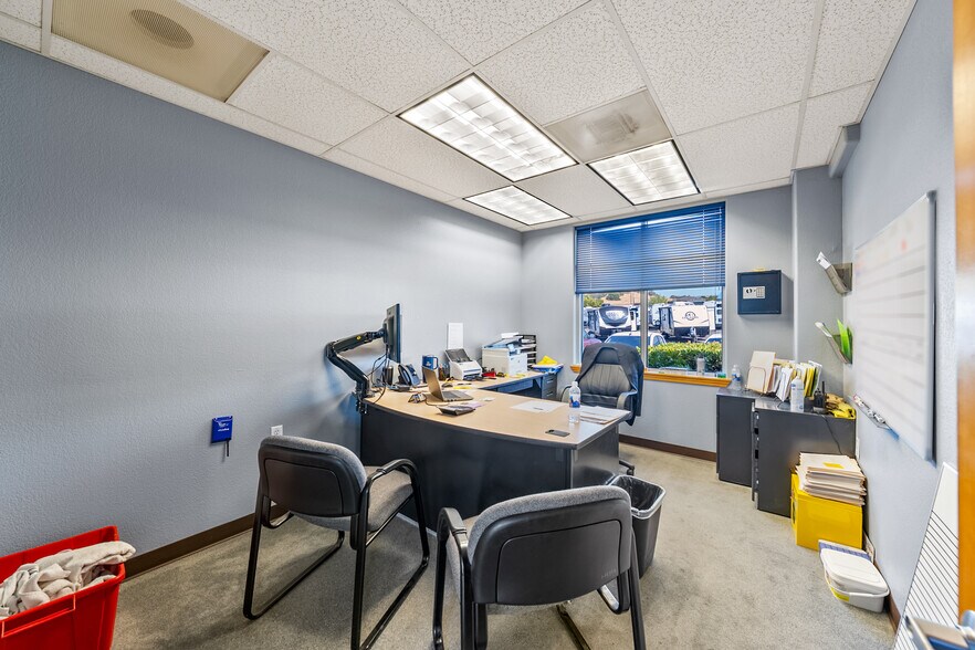 More Photos Of 3976 Crater Lake Ave, Medford Auto Dealership For Lease