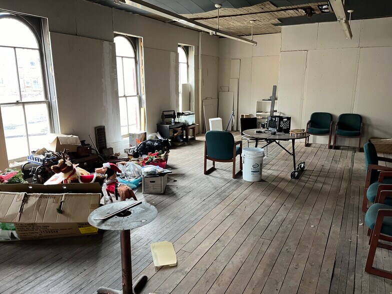 More Photos Of 226 Main St, Sutton Storefront Retail Residential For Lease