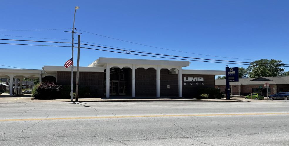 Primary Photo Of 111 W Benton St, Windsor Bank For Sale