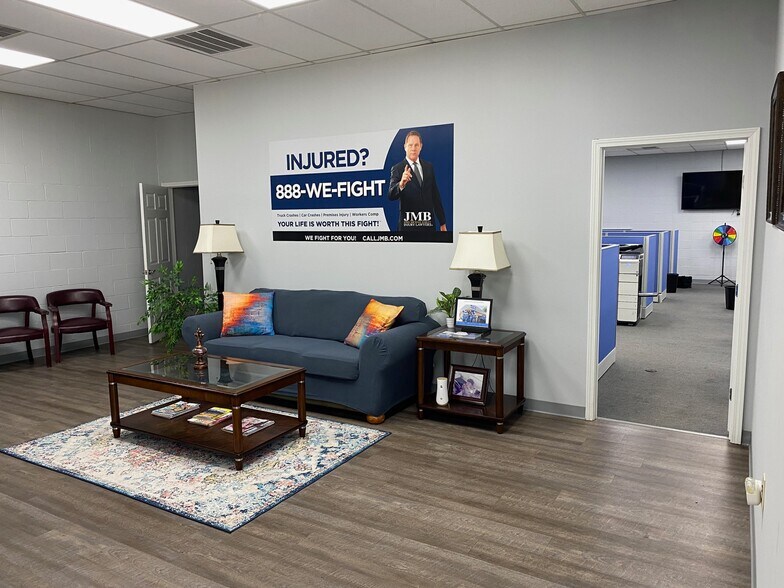 More Photos Of 611 Garfield St, Tupelo Freestanding For Lease