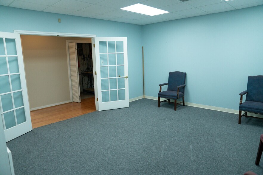 More Photos Of 5726 Root Rd, Spring Office Residential For Sale