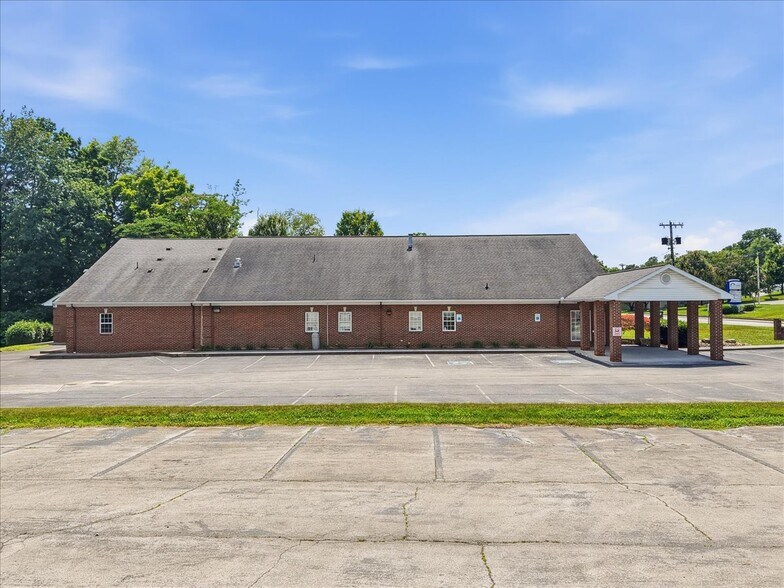 More Photos Of 901 W 4th North St, Morristown Healthcare For Sale