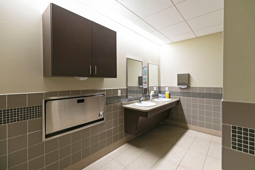 More Photos Of 2606 South Ave W, Missoula Shelter For Sale