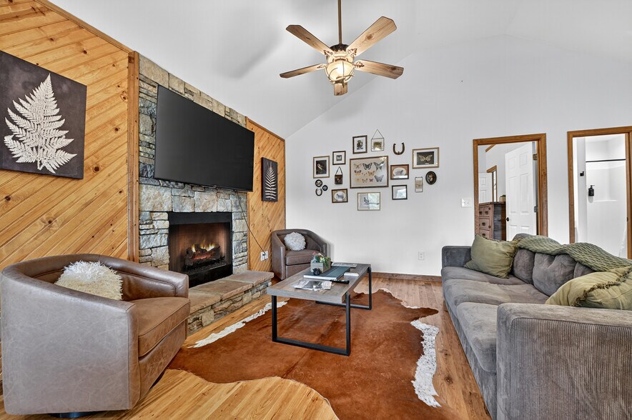 More Photos Of 77 Alpine Way, Blairsville Hotel For Sale