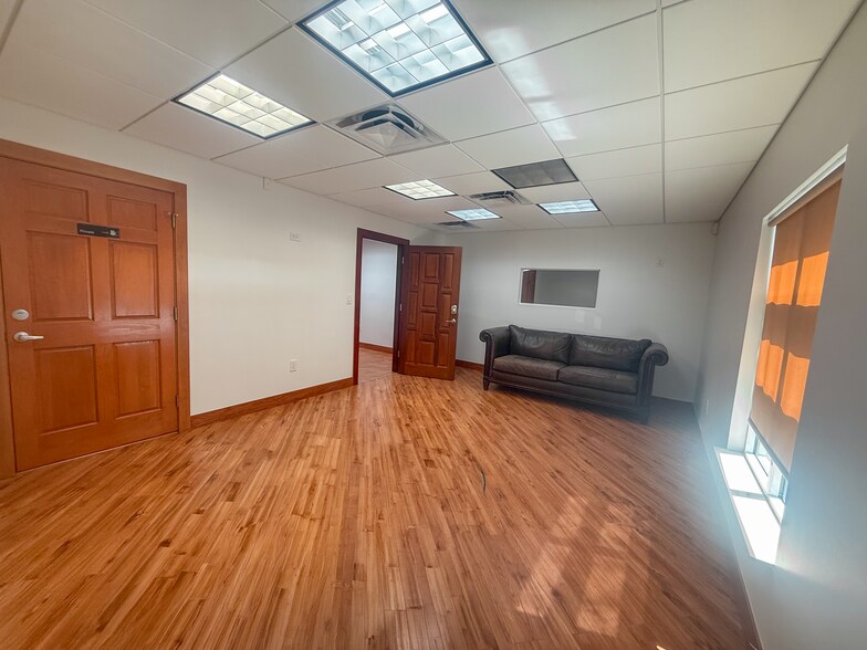 More Photos Of 3030-3050 NW 82nd Ave, Miami Showroom For Lease