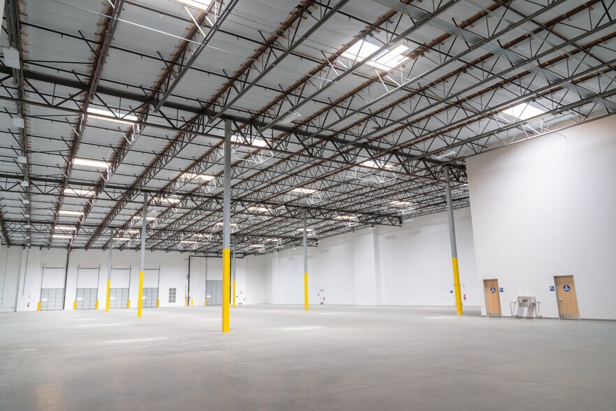 More Photos Of 2133 W Casmalia St, Rialto Manufacturing For Sale
