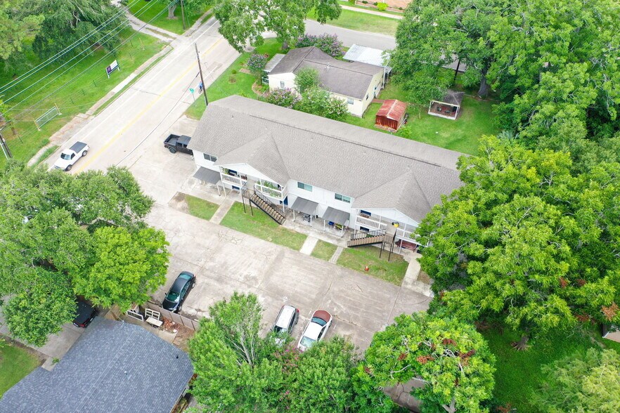 More Photos Of 1312 W Adoue St, Alvin Apartments For Sale