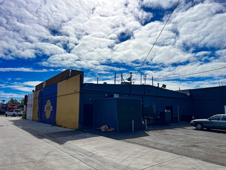 More Photos Of 512 W 19th St, Costa Mesa Restaurant For Sale