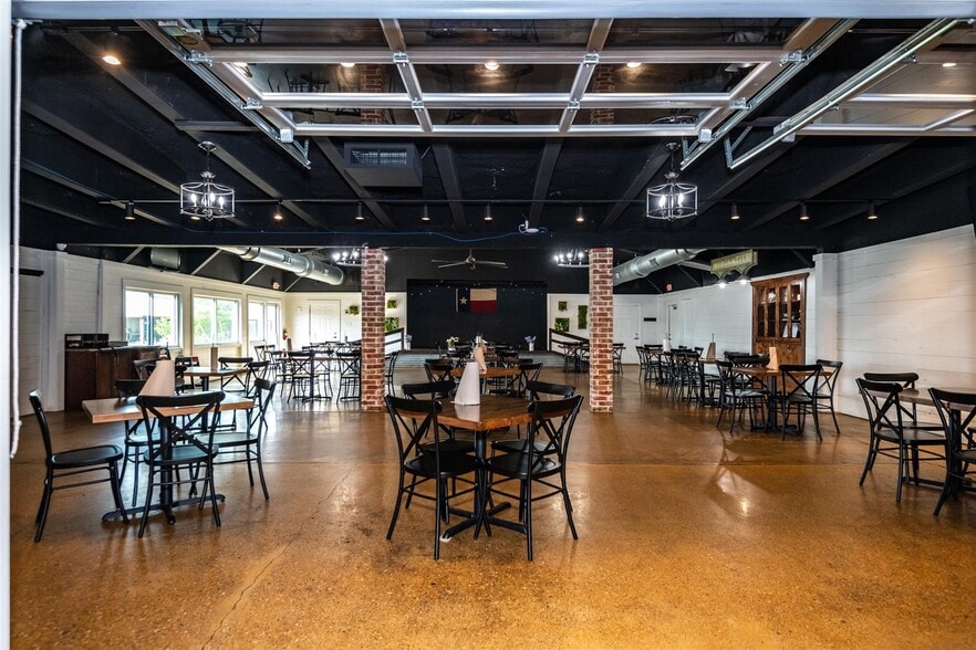 More Photos Of 3921 S Highway 287, Waxahachie Restaurant For Sale