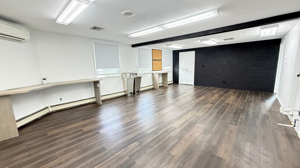 More Photos Of 74 Merrick Rd, Amityville Storefront Retail Office For Sale