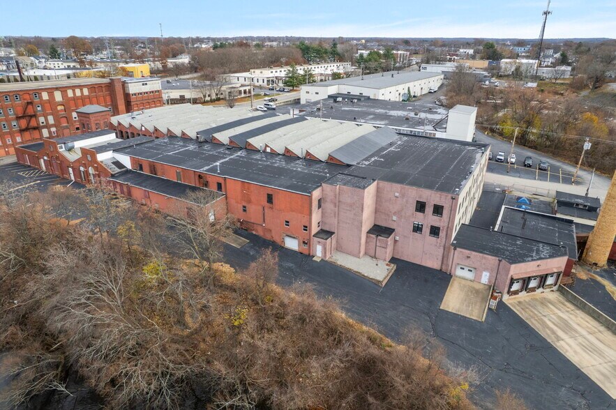 More Photos Of 727 School St, Pawtucket Manufacturing For Lease