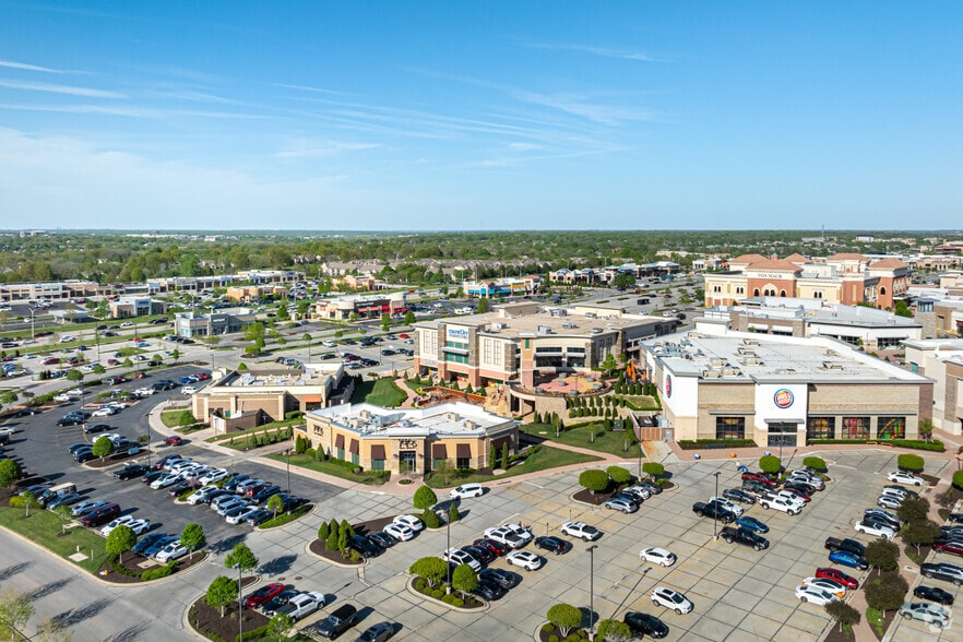 More Photos Of 135th St And Metcalf Ave, Overland Park Unknown For Lease