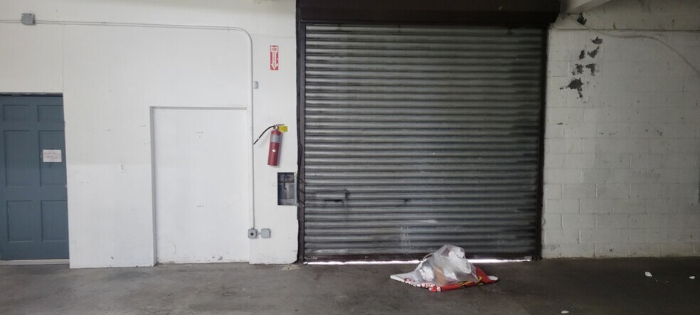 More Photos Of 400 US Highway 46 W, South Hackensack General Retail For Lease