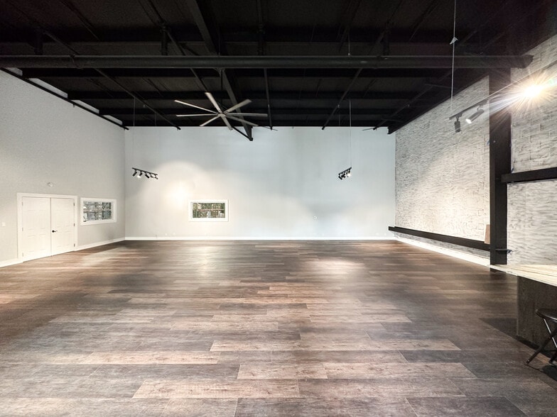 More Photos Of 10344 66th St N, Pinellas Park Warehouse For Sale