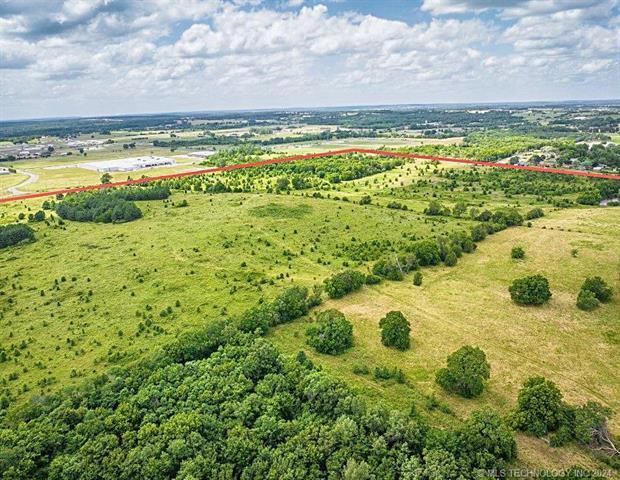 More Photos Of 7 Mathis Park Dr, Tahlequah Dormitory For Sale