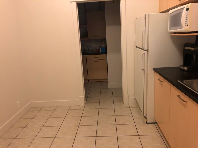 More Photos Of 3750 46th Ave SE, Calgary Warehouse For Sale