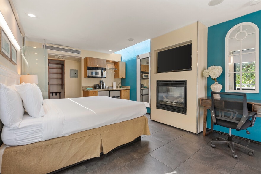 More Photos Of 690-696 South Coast Highway, Laguna Beach Hotel For Sale