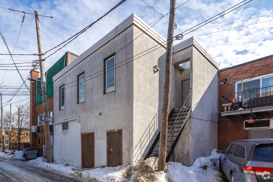 More Photos Of 2221-2227 Rue Bélanger, Montréal Storefront Retail Office For Sale
