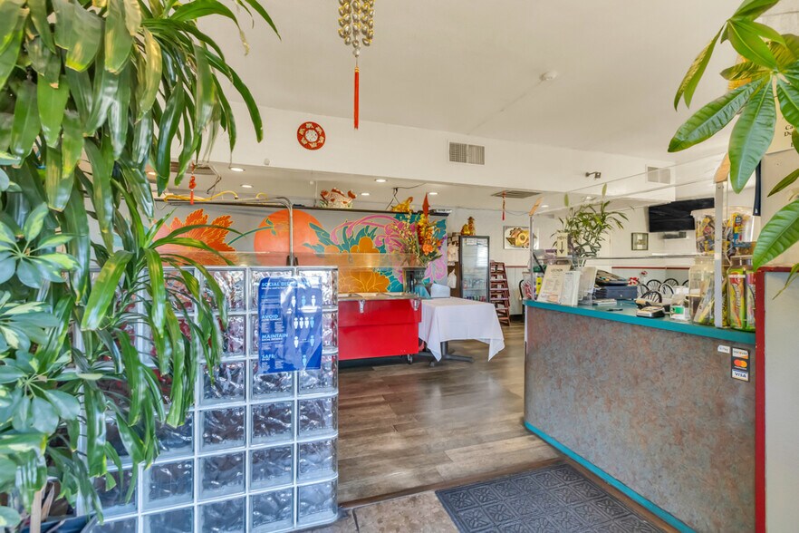 More Photos Of 7223 55th St, Sacramento Restaurant For Sale