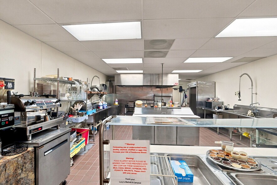 More Photos Of 3749 Cedar Ave S, Minneapolis Restaurant For Lease