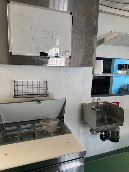 More Photos Of 650 Middle Tpke, Storrs Mansfield Freestanding For Lease