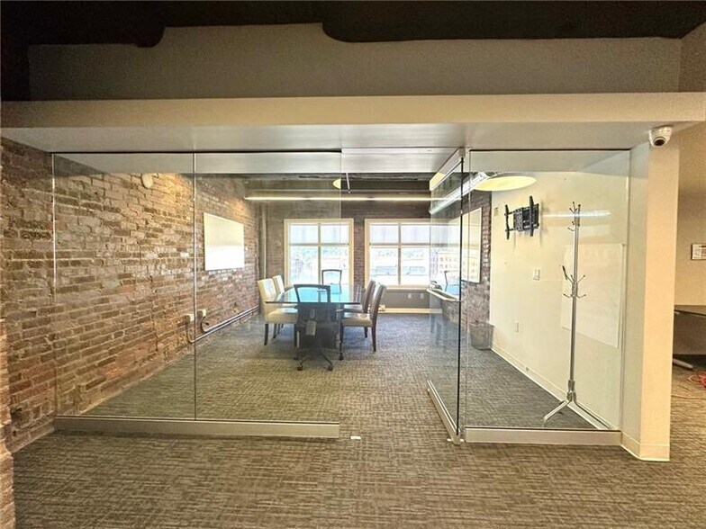 More Photos Of 210 E Washington St, New Castle Office For Lease