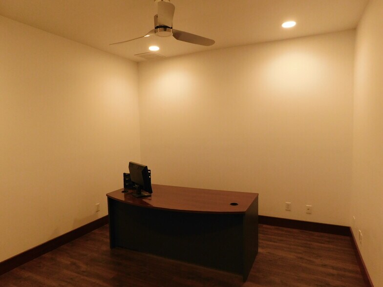 More Photos Of 68 W Main St, Danville Office For Lease