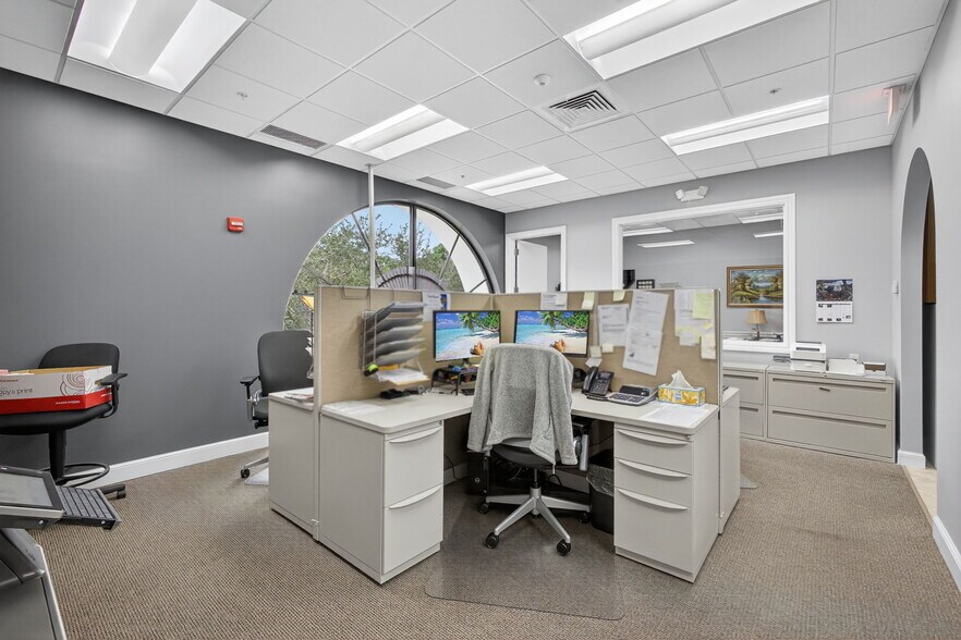 More Photos Of 641 University Blvd, Jupiter Medical For Sale