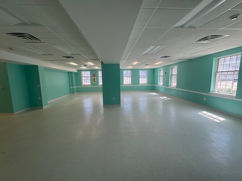 More Photos Of 355 W Market St, West Chester Restaurant For Lease