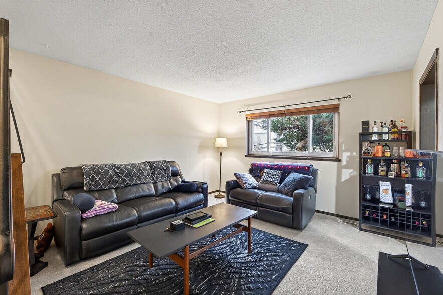 More Photos Of 5531 Maryland Ave N, New Hope Apartments For Sale