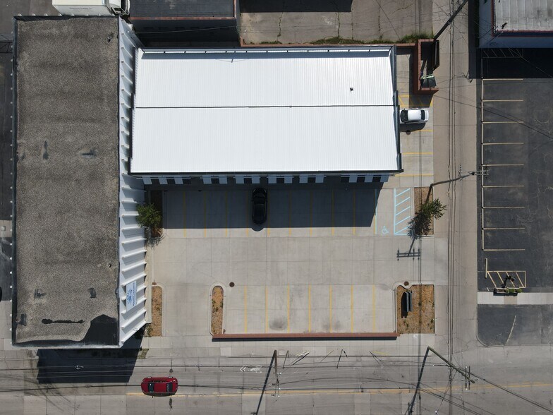 More Photos Of 4808-4820 Delemere Ave, Royal Oak Light Manufacturing For Lease