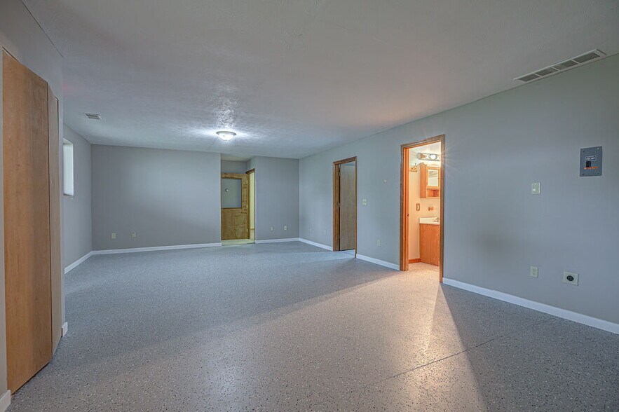 More Photos Of 4420 S Dixie Hwy, Franklin Office For Sale