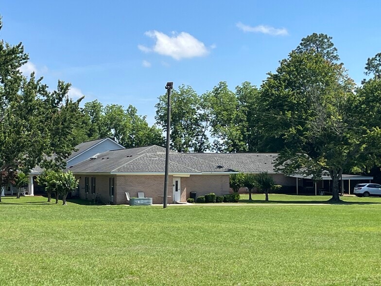More Photos Of 508 E Church St, Headland Healthcare For Sale