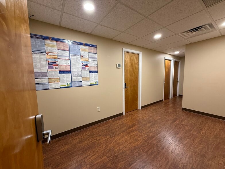 More Photos Of 121 Lincoln St, Worcester Healthcare For Lease