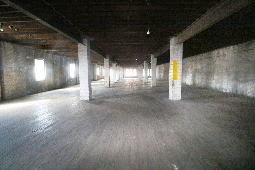 More Photos Of 312 N 7th St, Steubenville Warehouse For Sale